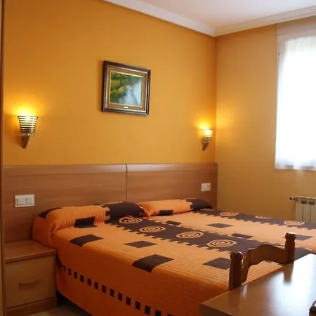 Pension Europa 2* Irun